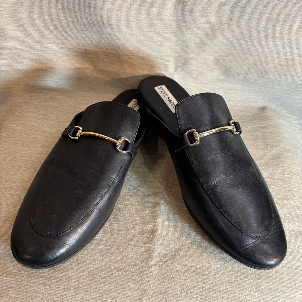 Steve Madden Sz 10m Leather Mules With Golden Horse Bit Almond Toe Slip On